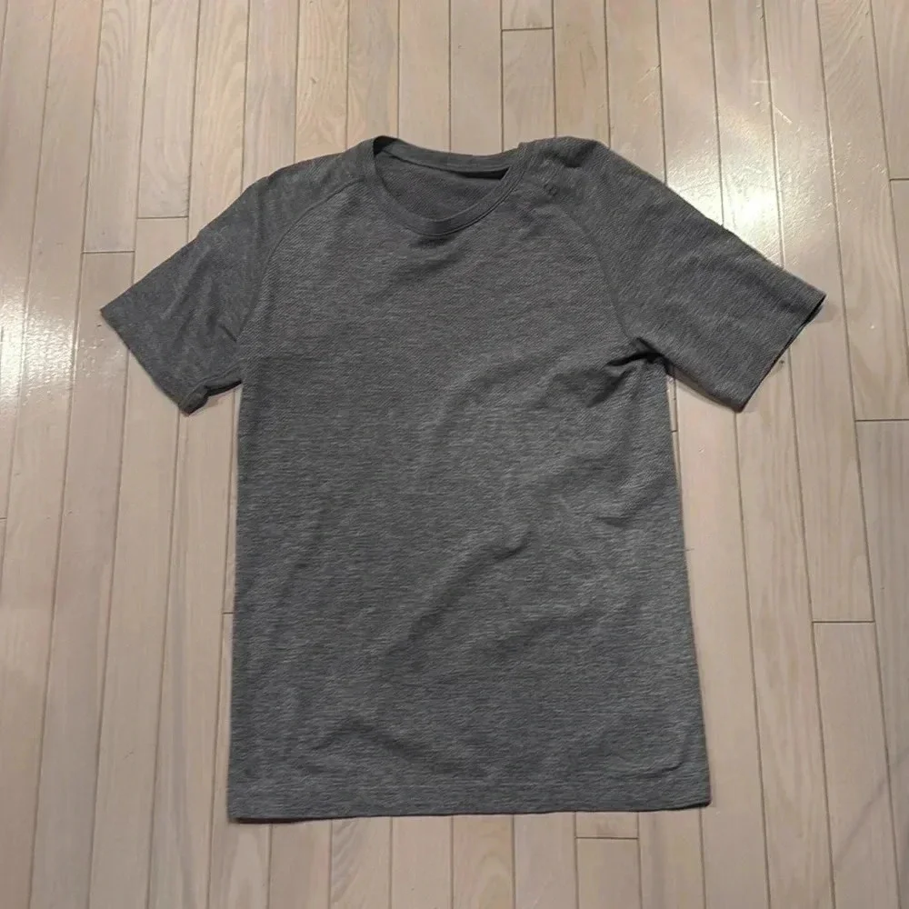 Lululemon Men’s Metal Vent Tech Short-Sleeve Shirt - Picture 4 of 6